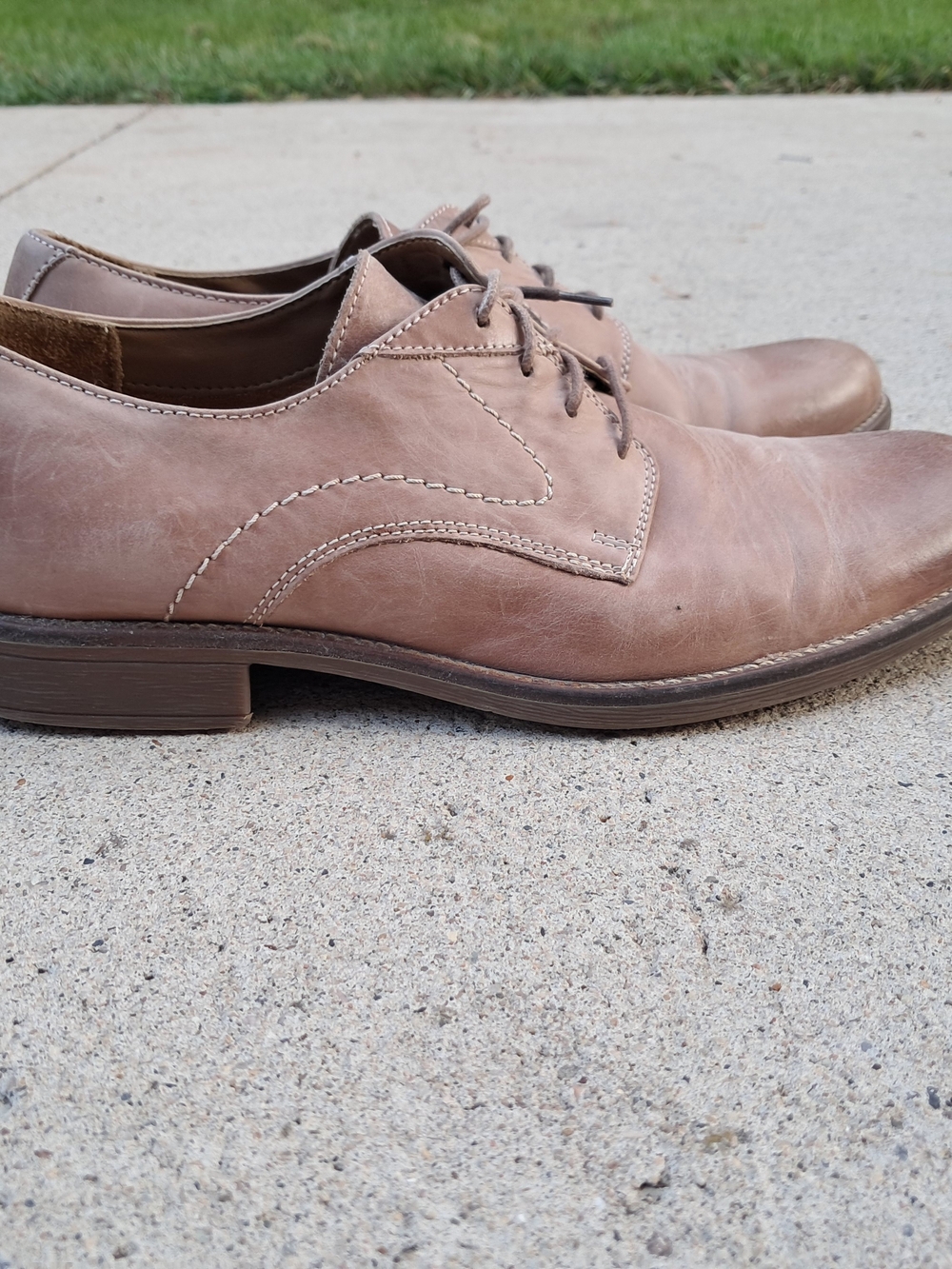 Bostonian Men's Lace-Up Oxfords in Light Brown Leather